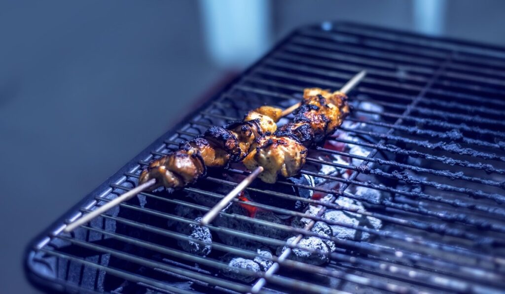 does a chicken eat meat