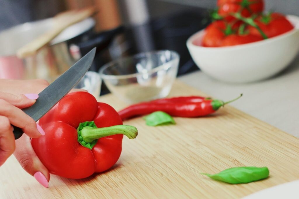 can chickens have hot peppers