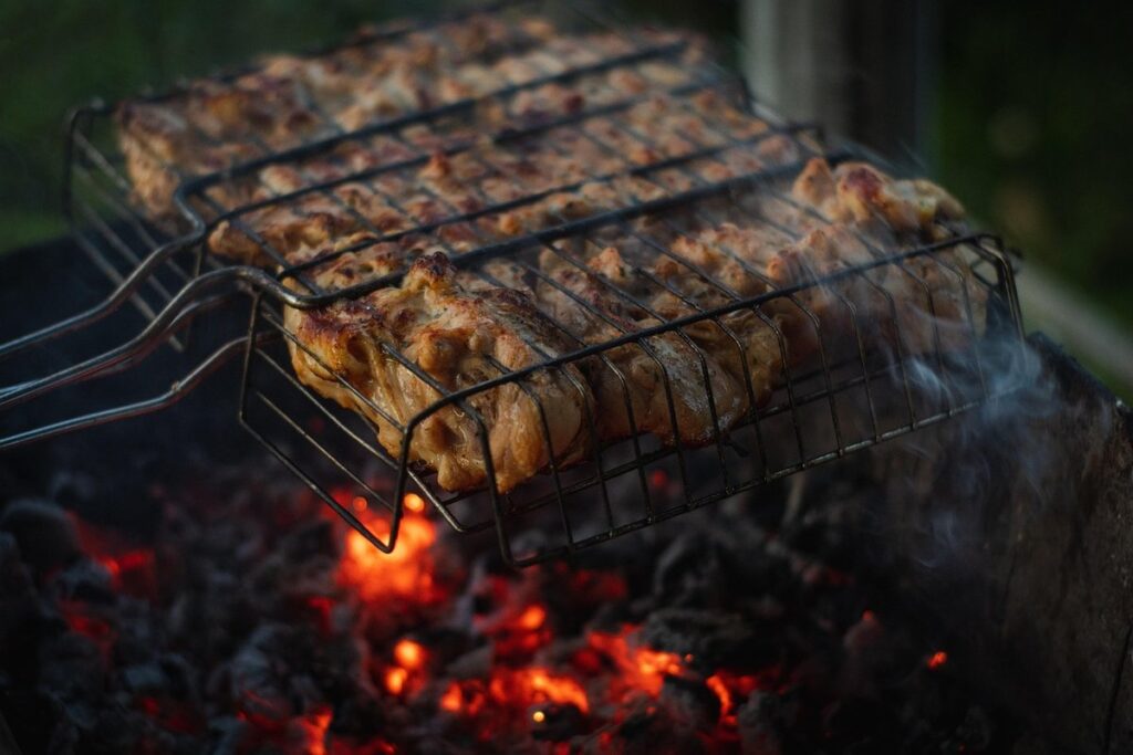 at what temperature do chickens need heat