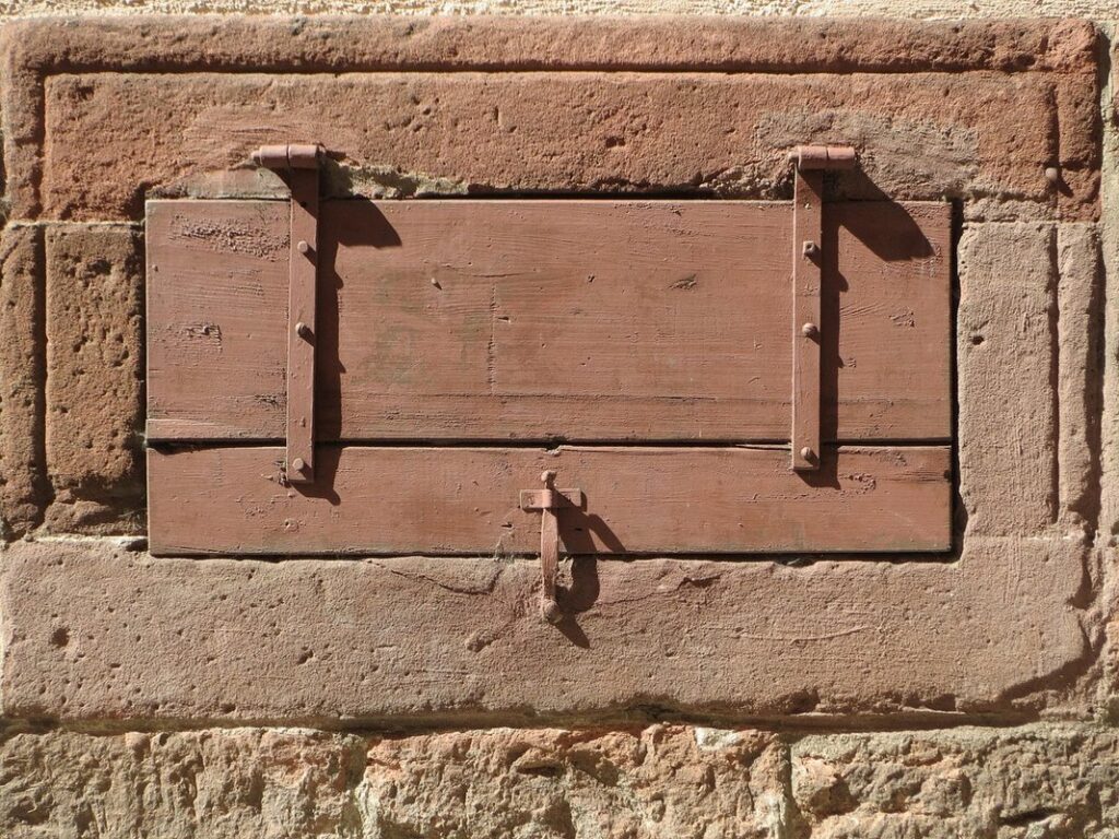 hatch window