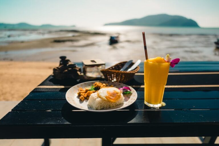 rhode island white egg colours